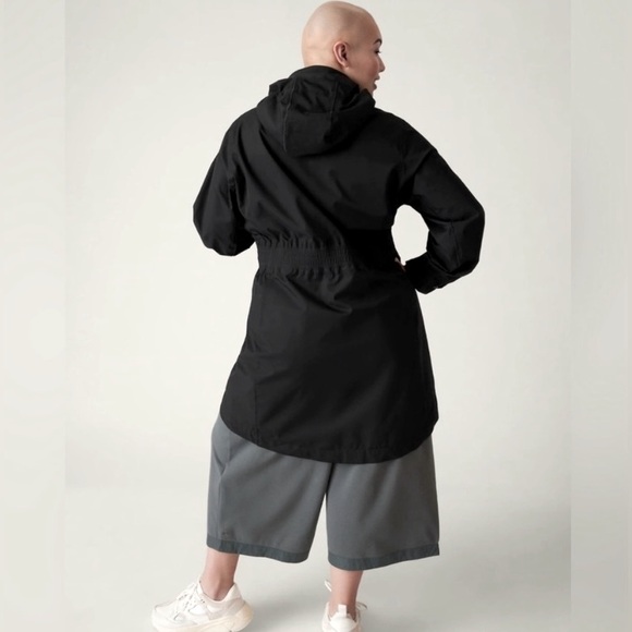 Athleta Rainout Sutro Long Trench Coat in Black - Plus Size 3X - Picture 3 of 9